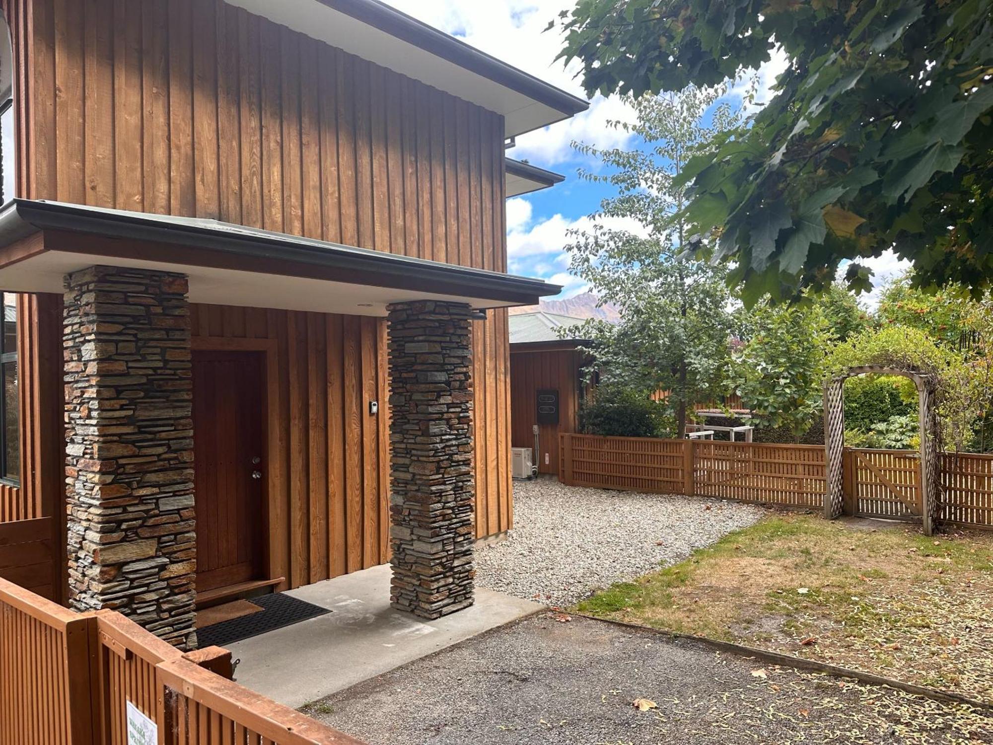 Wanaka Springs Lodge Екстериор снимка