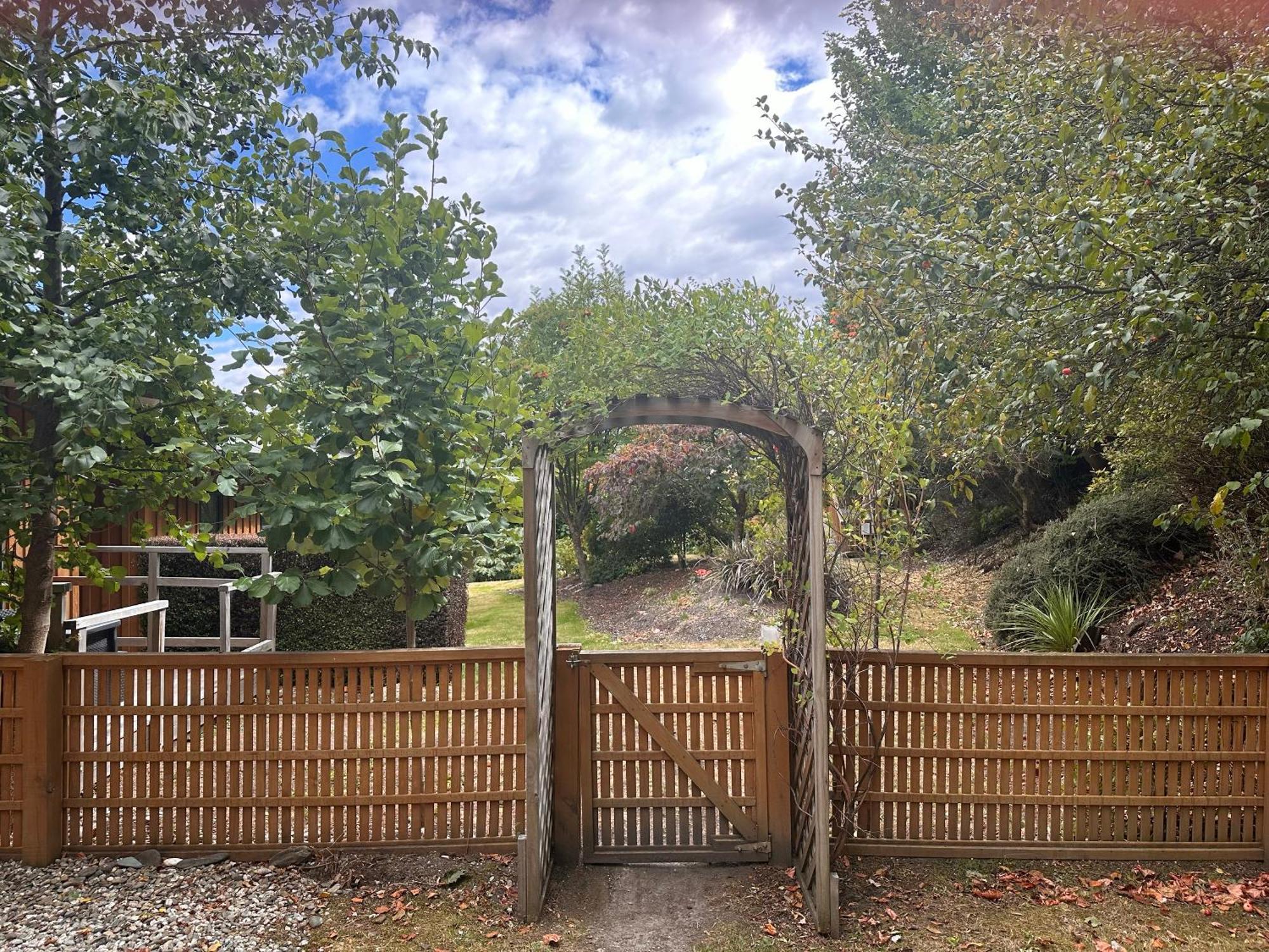 Wanaka Springs Lodge Екстериор снимка